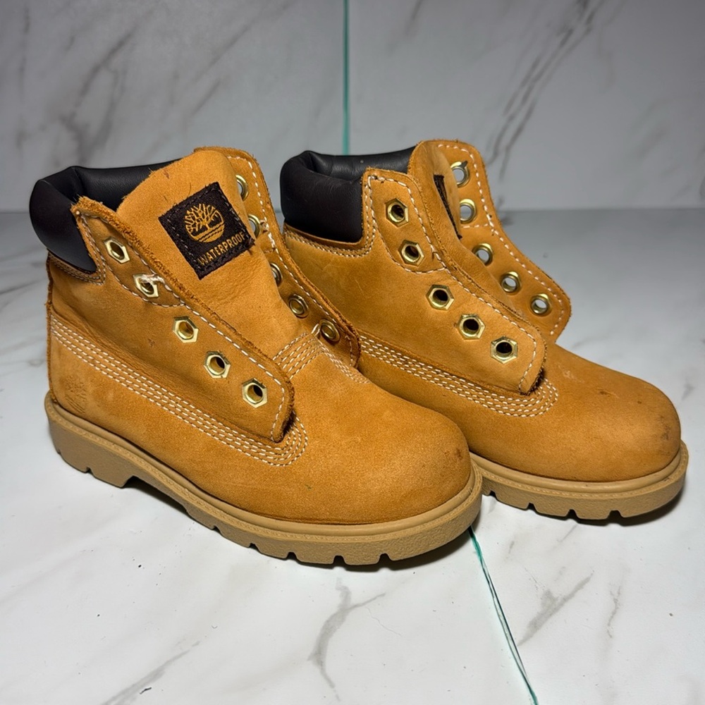 Timberland toddler size 8 Leather boots